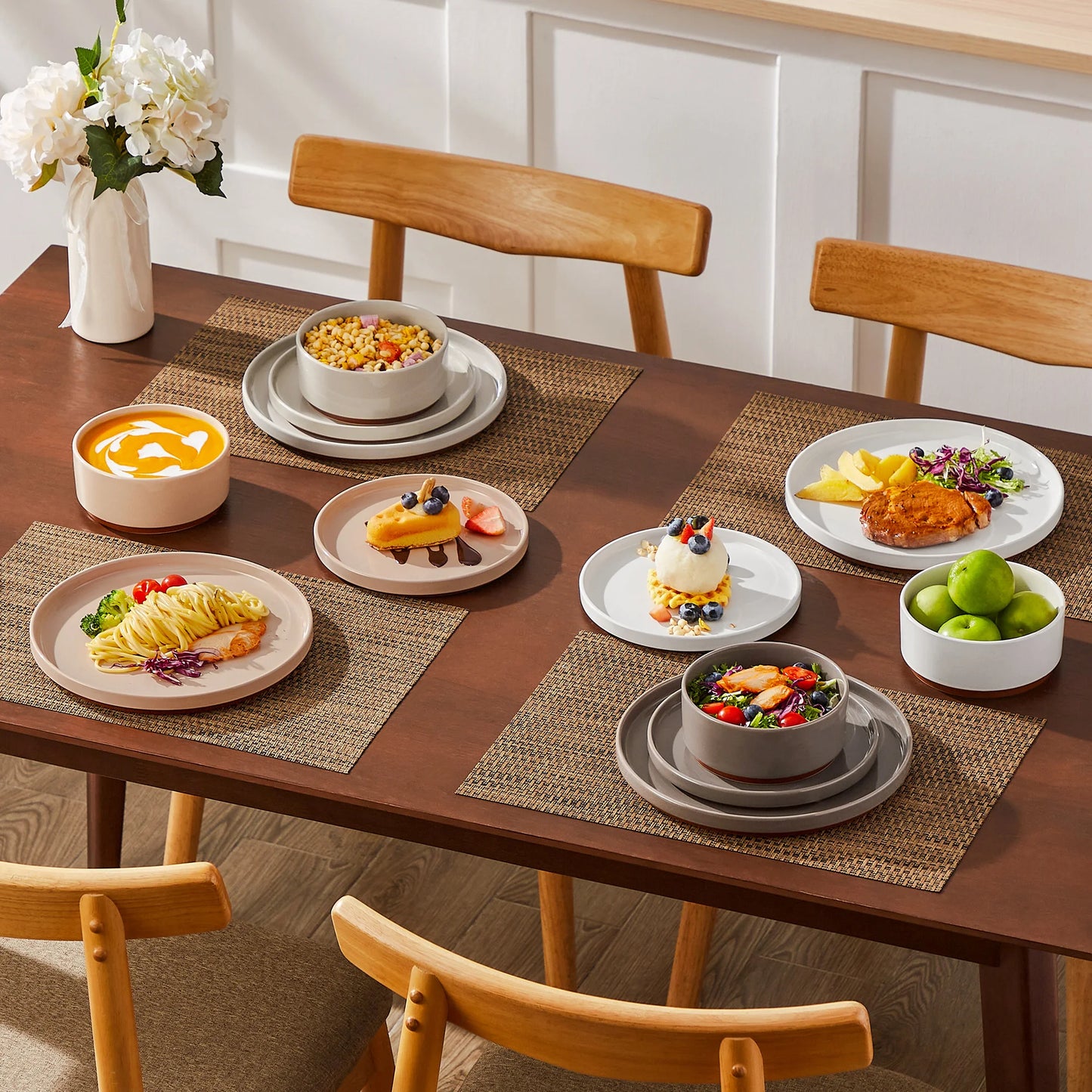 MALACASA Leah Porcelain Dinnerware Set For Everyday Dining