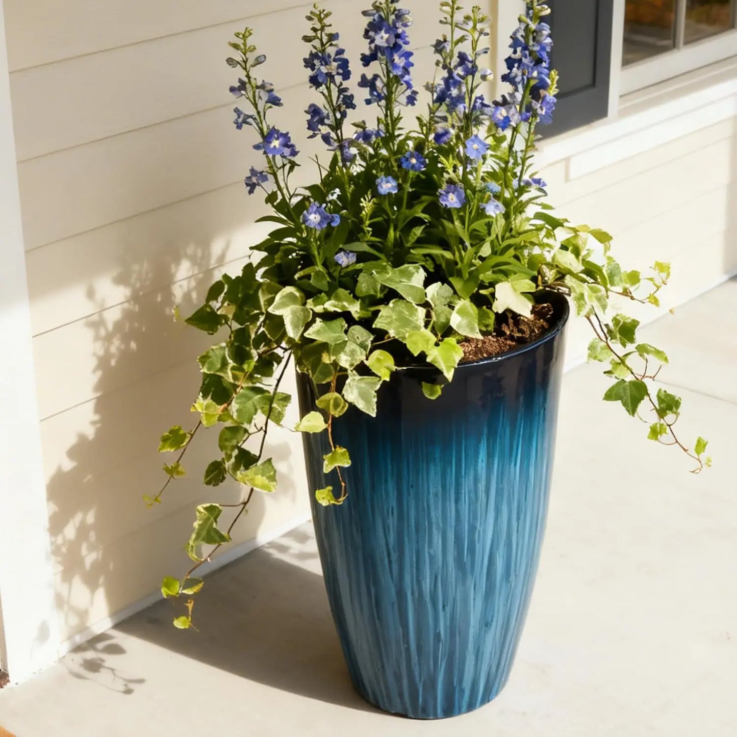 Lightweight Round Plant Pots Set Of Two With Drainage Holes